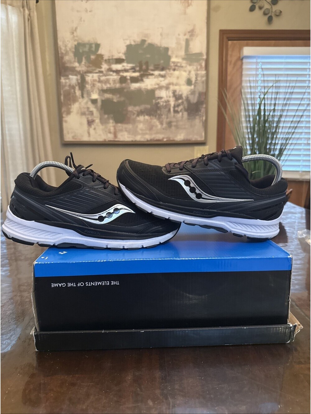 Saucony  Echelon 8 Black White Womens Size 9